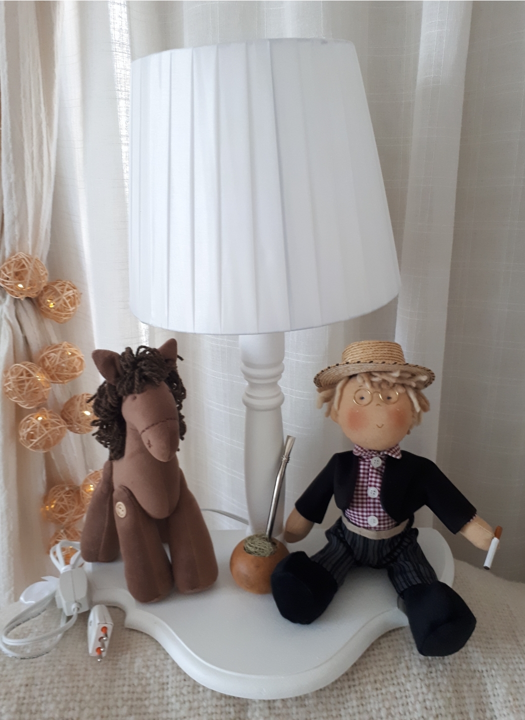 6-lampara-madera-con-muneco-y-caballo-en-telavalor-45-000