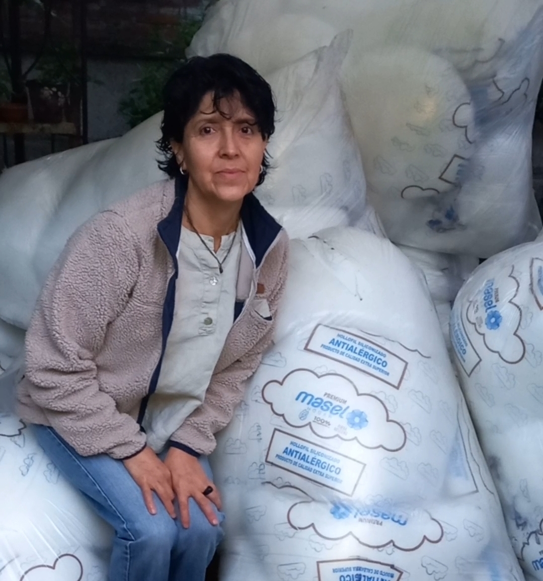 Recibiendo algón para relleno de mis muñequitas
